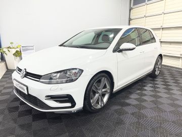 Gebrauchtwagen Volkswagen Golf Golf VII 1,4TSI R-Line*Navi*ACC*5Jahre Garantie in Nürnberg